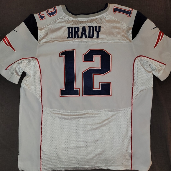 Tom Brady Patriots jersey - Picture 2 of 5